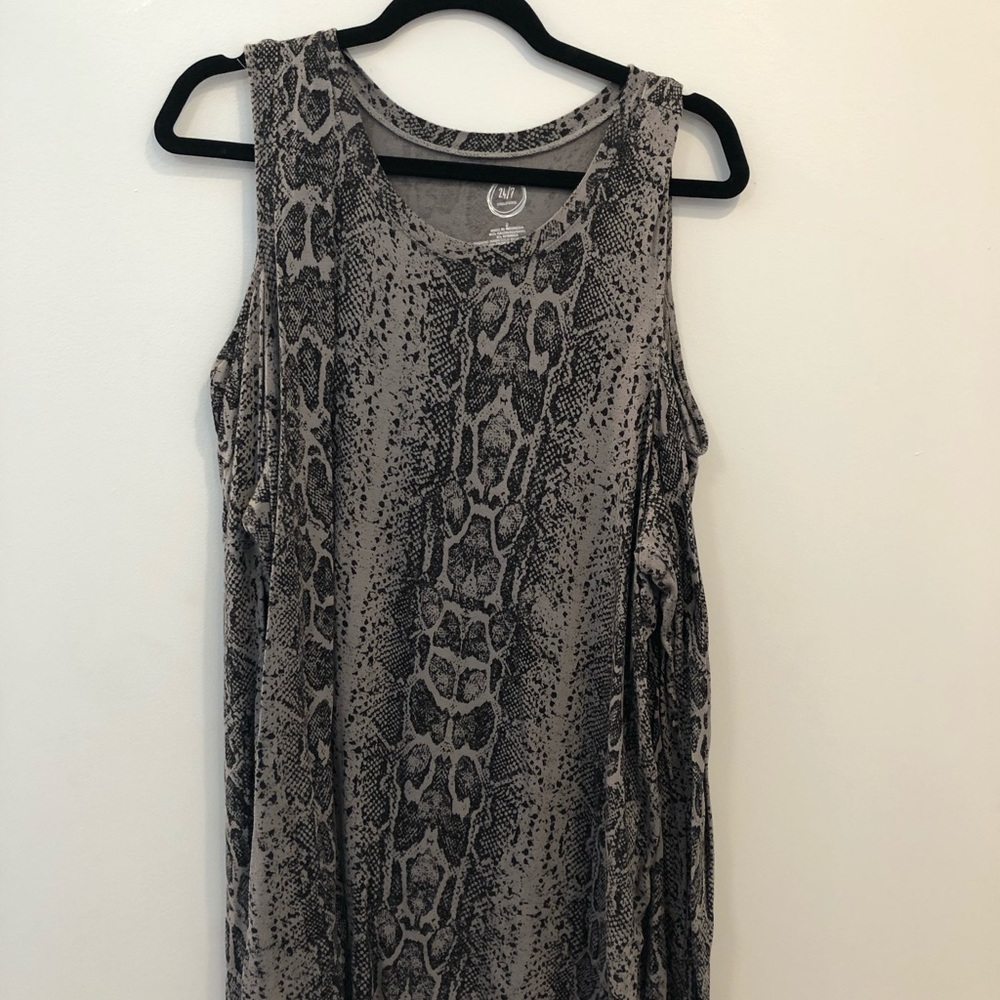Maurices cold shoulder long sleeve top